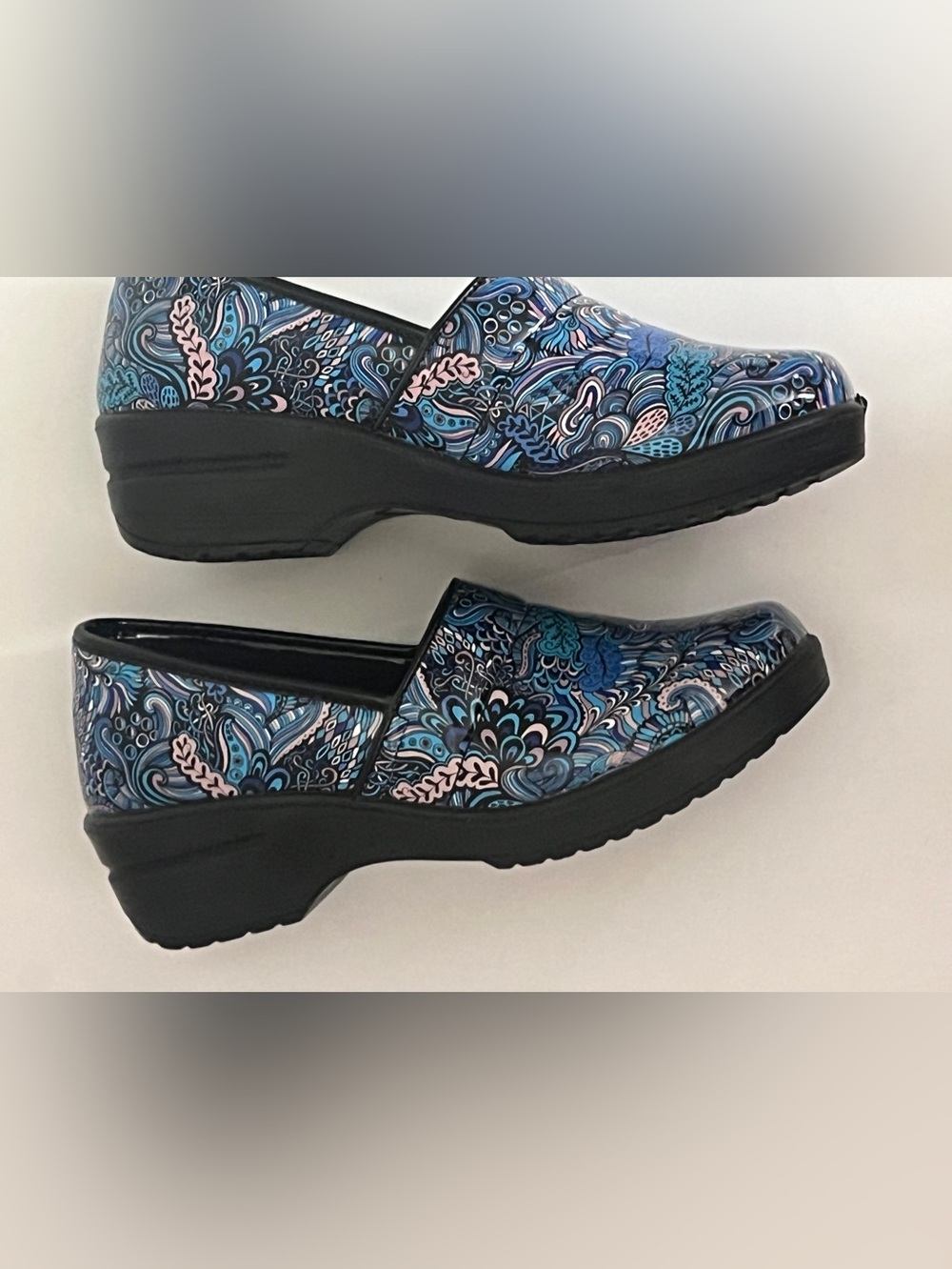 EasyWorks Nursing Clogs - Picture 8 of 11